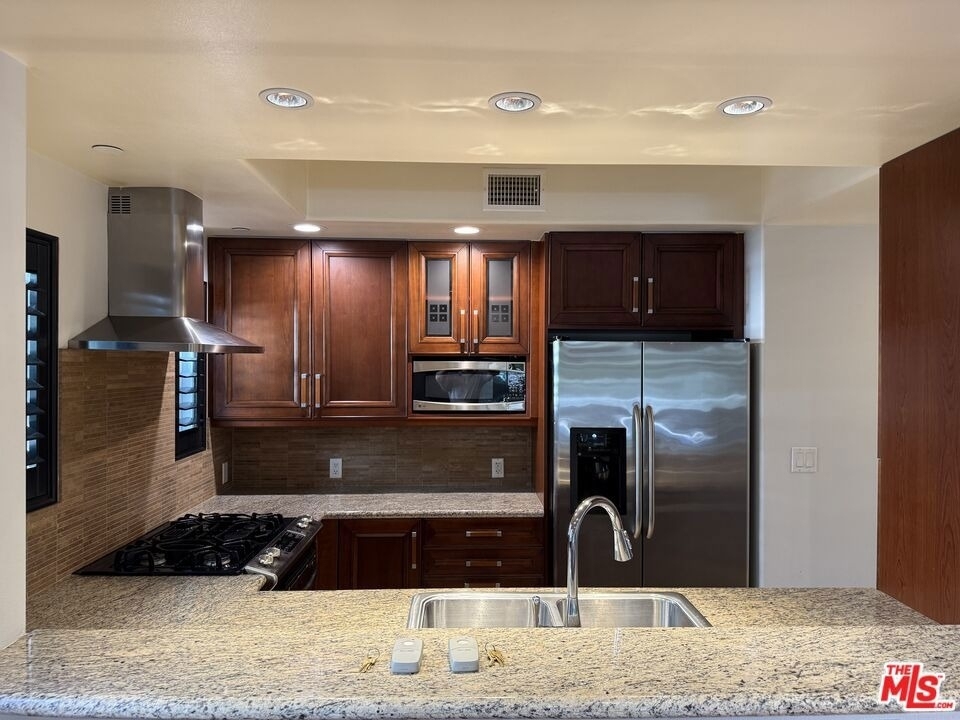 5401 Morella Avenue - Photo 2
