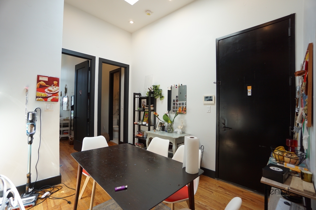 1165 Greene Avenue - Photo 3