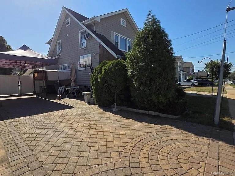 170 E Mineola Avenue - Photo 0