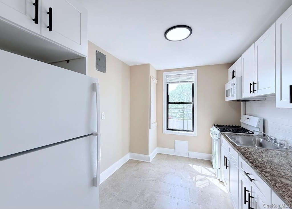 12 Chatsworth Avenue - Photo 8