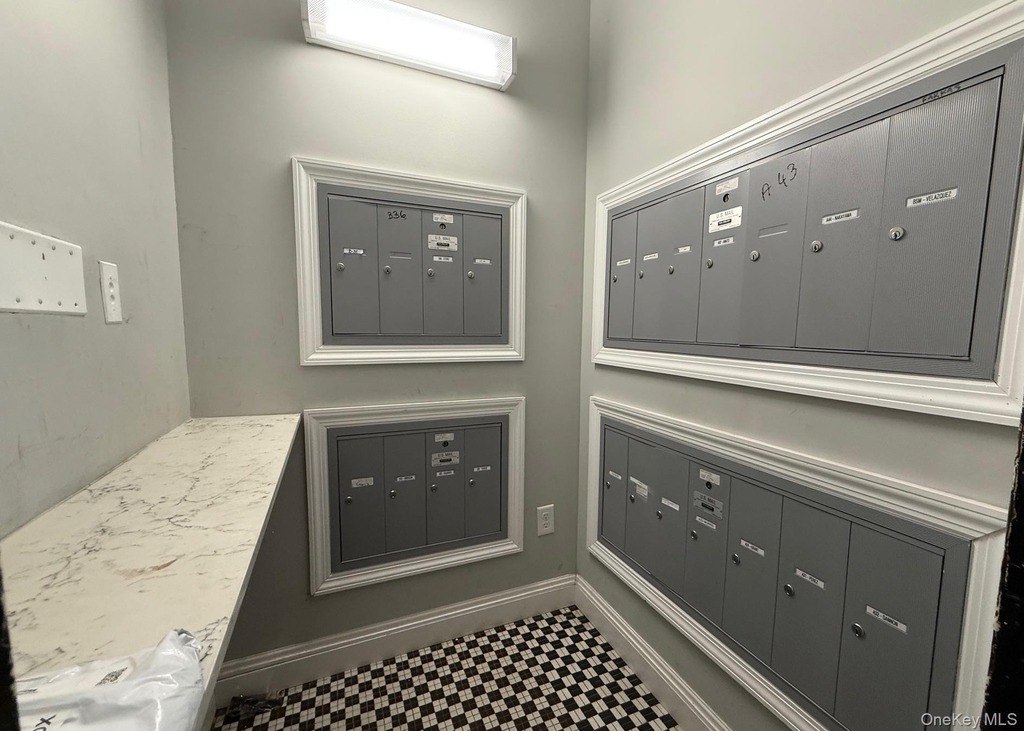 12 Chatsworth Avenue - Photo 1