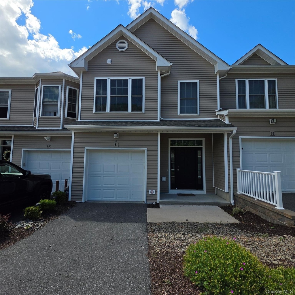 31 Pinto Road W - Photo 0
