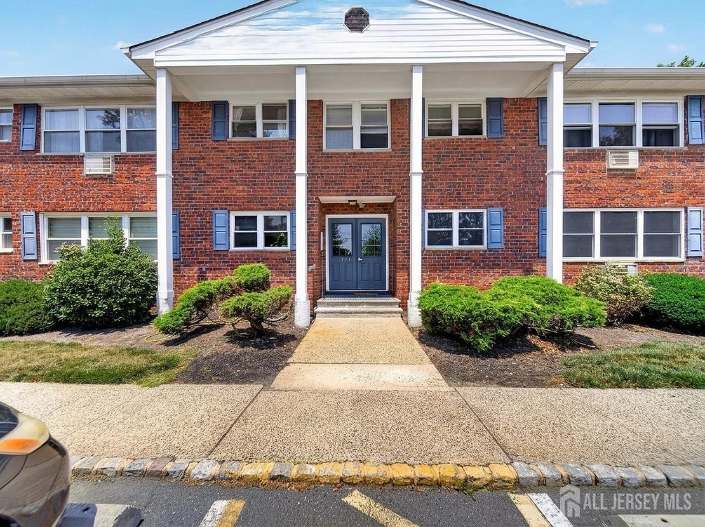 42-a Woodedge Avenue - Photo 0