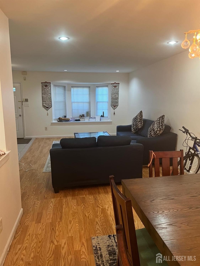 404 Maplecrest Road - Photo 3