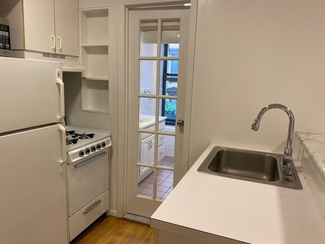 146 Sullivan Street - Photo 3