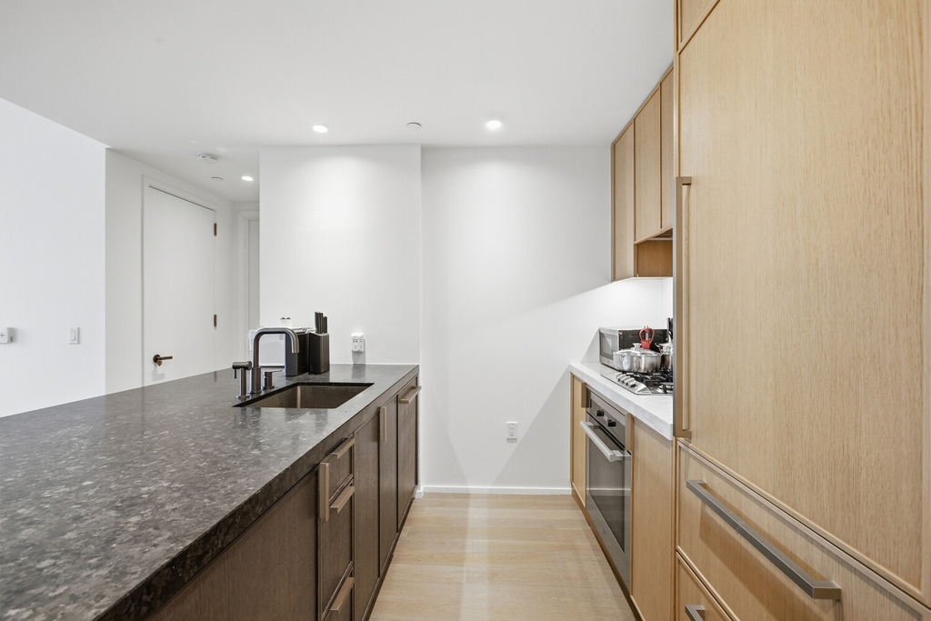 543 W 122nd Street - Photo 3