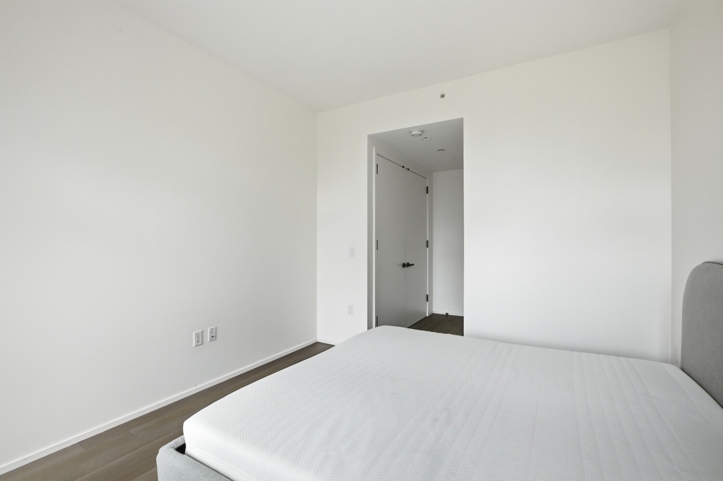 543 W 122nd Street - Photo 8