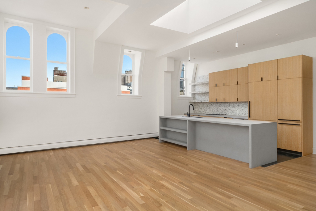 2 Bleecker Street - Photo 5