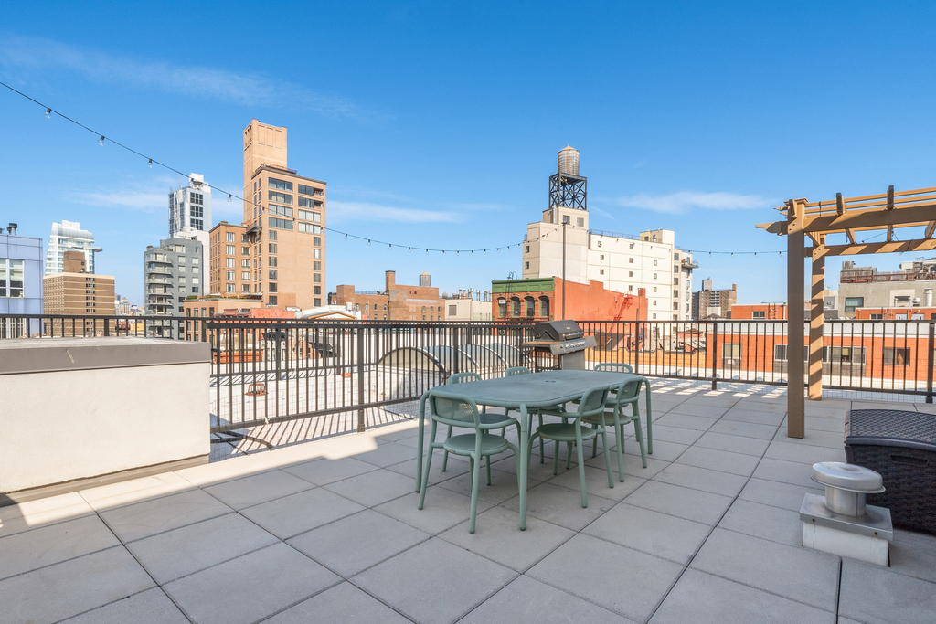 2 Bleecker Street - Photo 14
