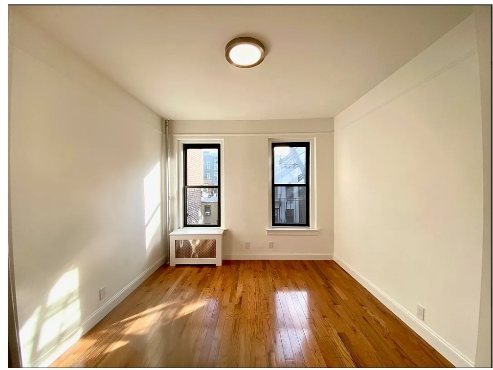 108 Mac Dougal Street - Photo 2