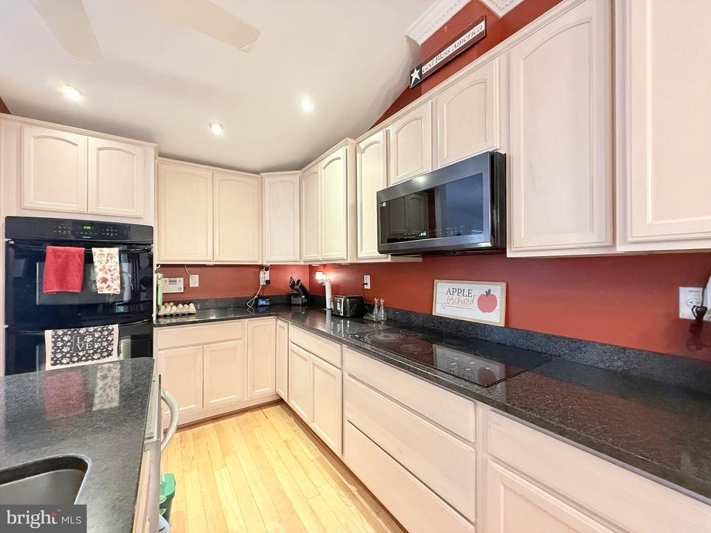 559 Holly Corner Road - Photo 9