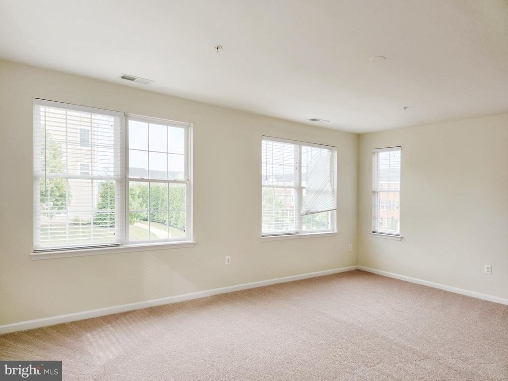 44115 Peirosa Terrace - Photo 14