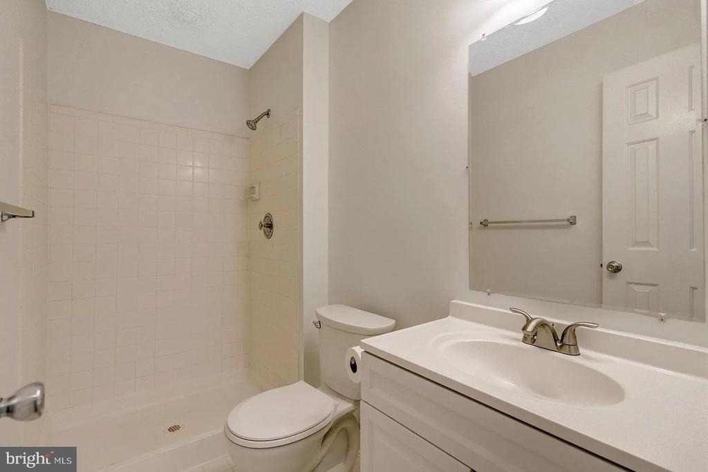 12106 Green Leaf Court - Photo 9