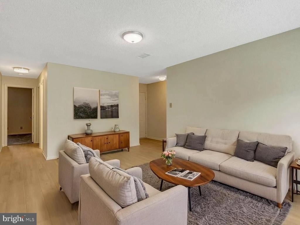 12106 Green Leaf Court - Photo 5