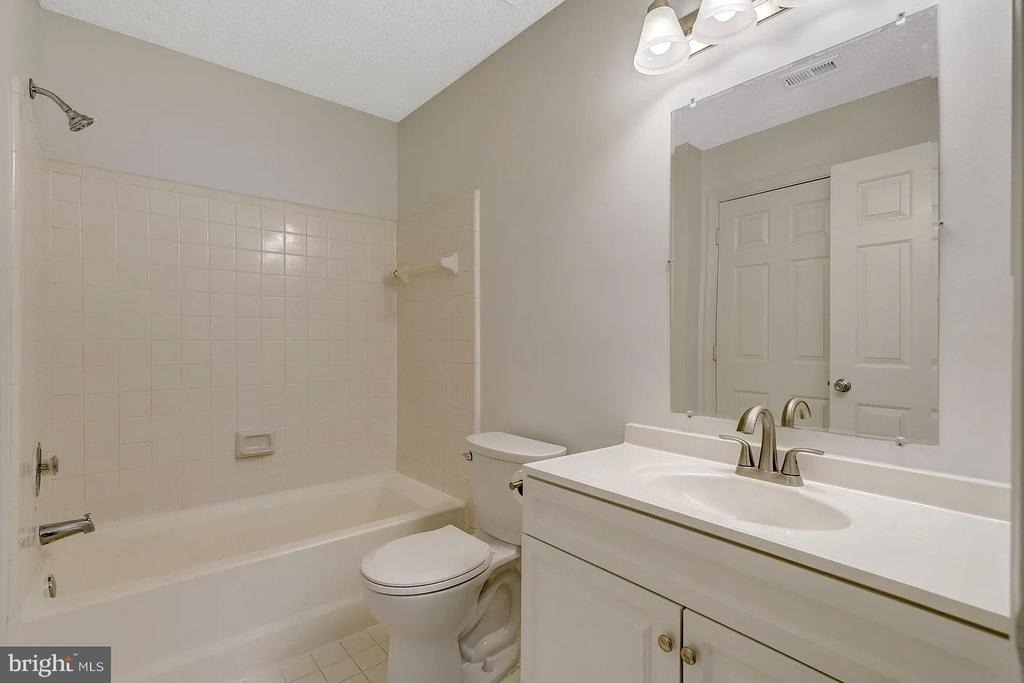 12106 Green Leaf Court - Photo 7