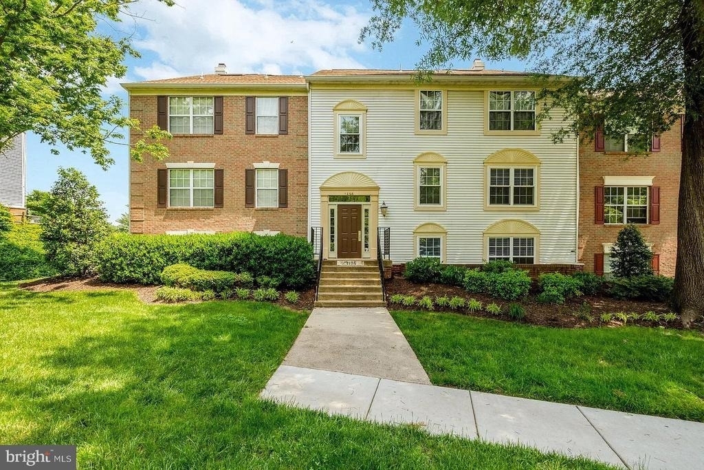 12106 Green Leaf Court - Photo 0