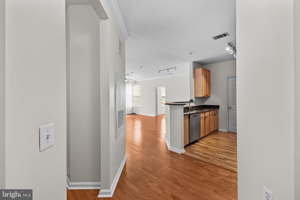 9486 Virginia Center Boulevard - Photo 2