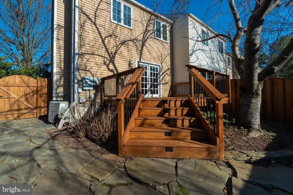2911 Montauk Court - Photo 31