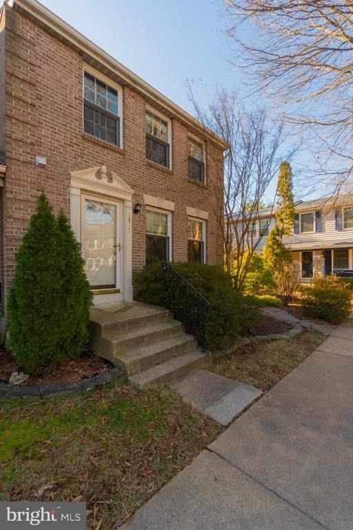 2911 Montauk Court - Photo 1