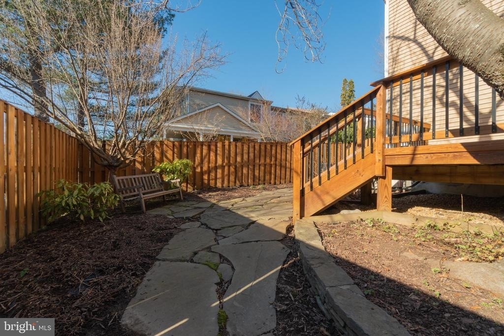 2911 Montauk Court - Photo 32