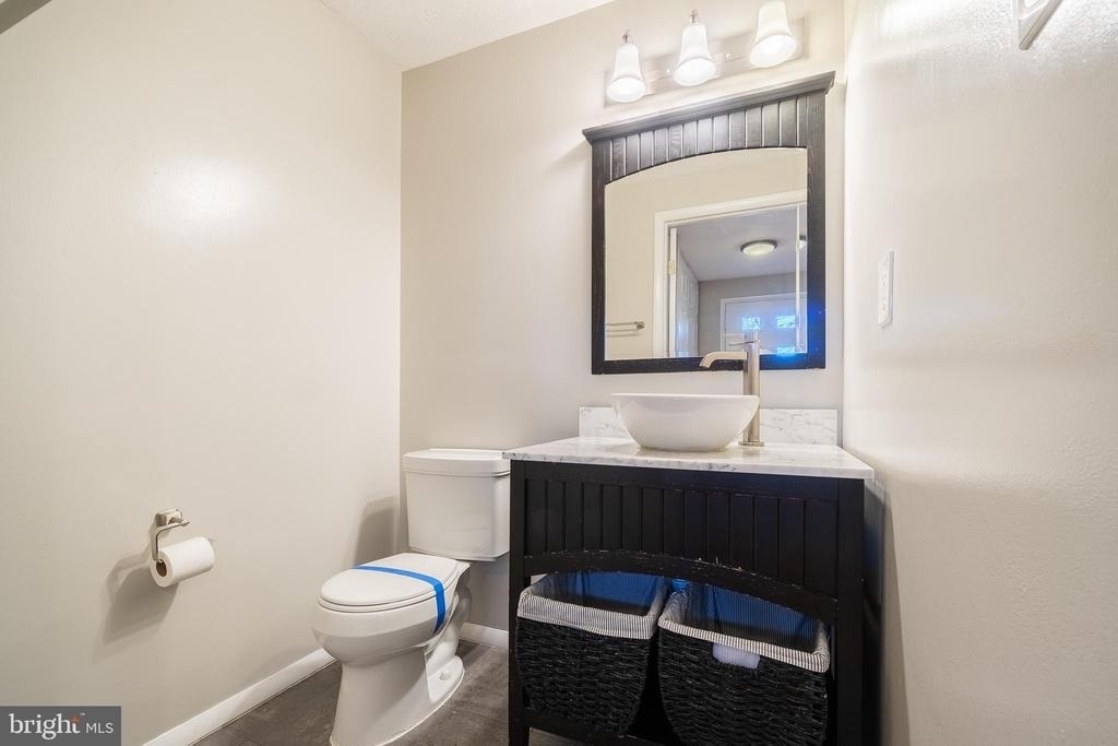2911 Montauk Court - Photo 3