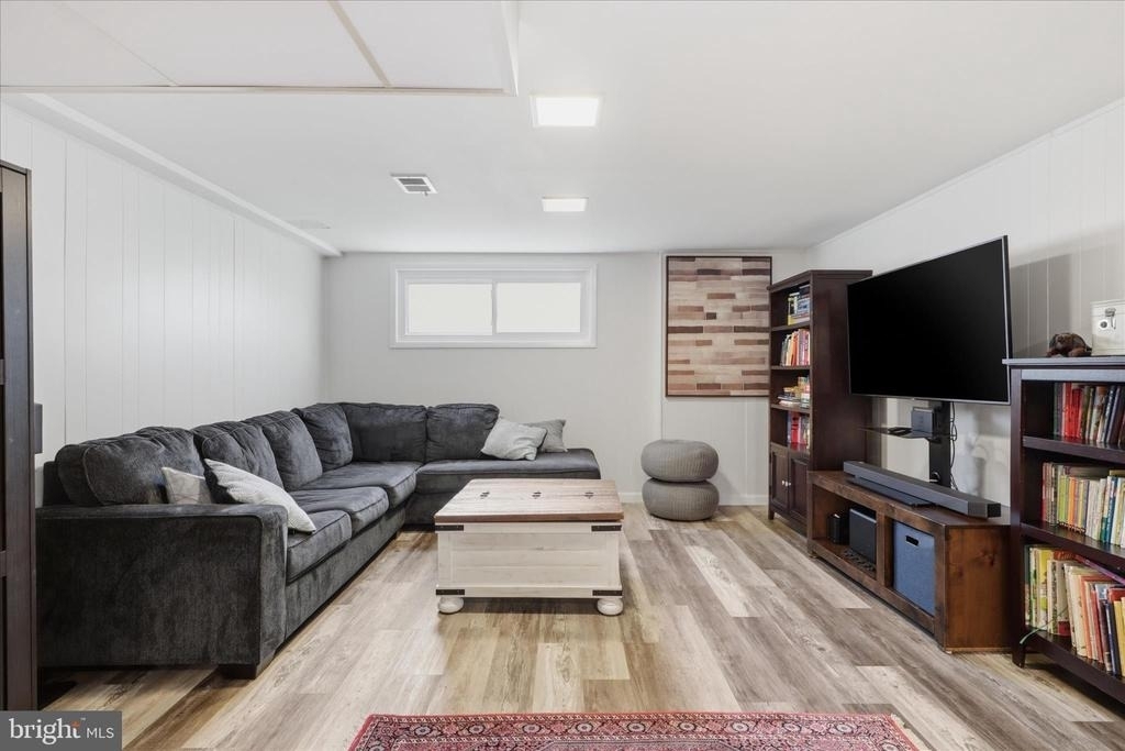 10703 Almond Street - Photo 18