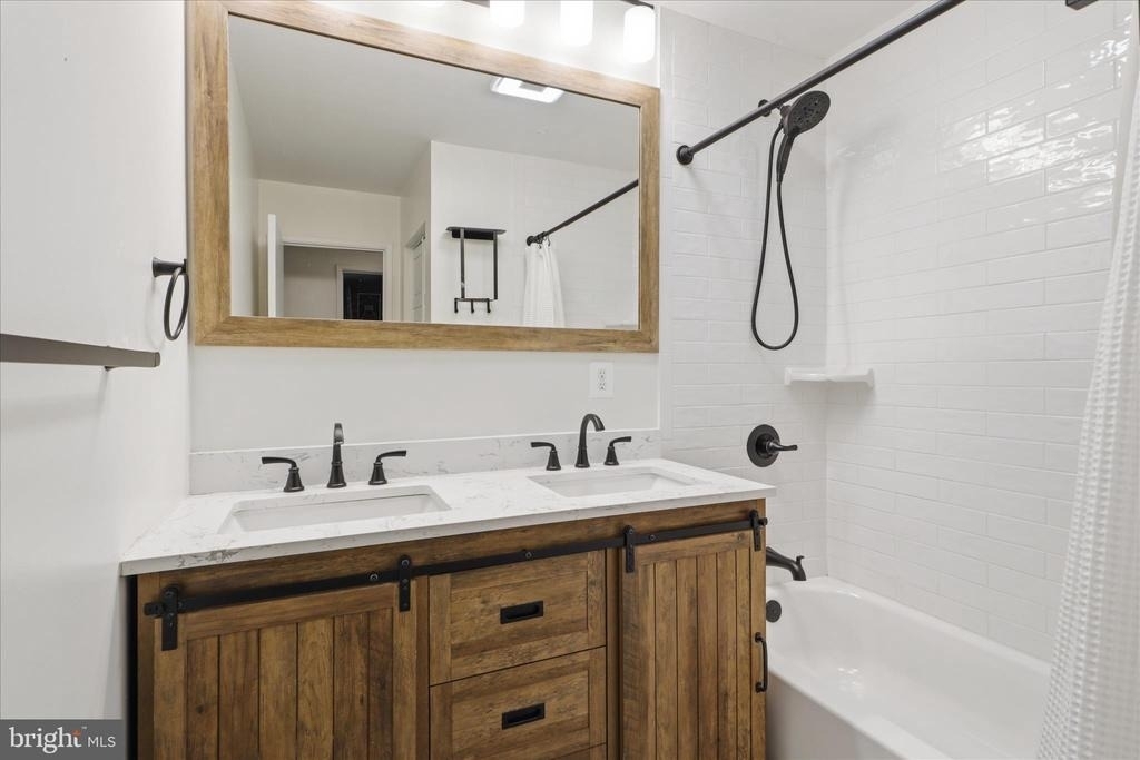 10703 Almond Street - Photo 16