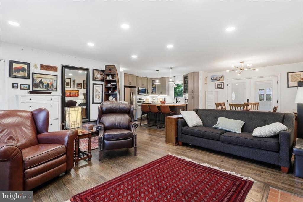 10703 Almond Street - Photo 4