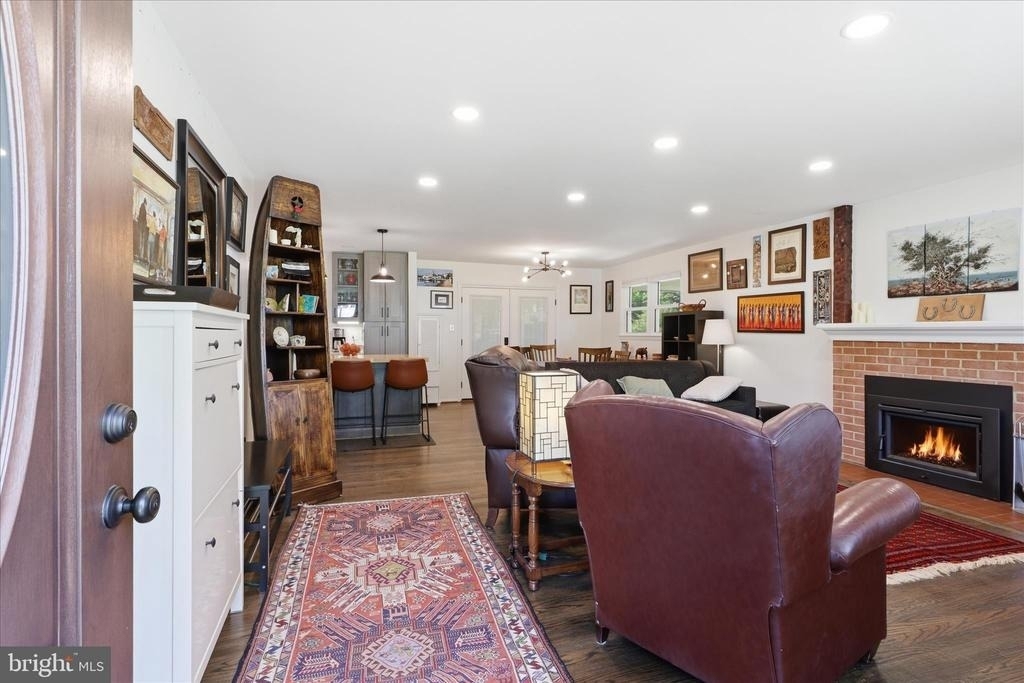 10703 Almond Street - Photo 2
