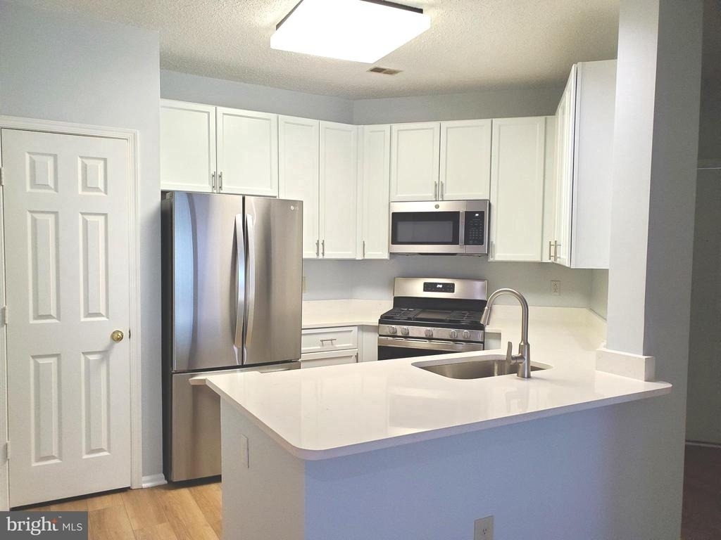 6005 Rosebud Lane - Photo 4