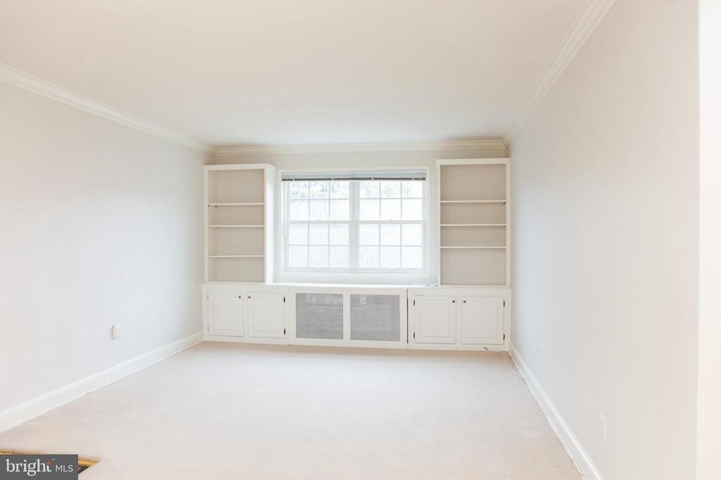 1712 W Abingdon Drive - Photo 1