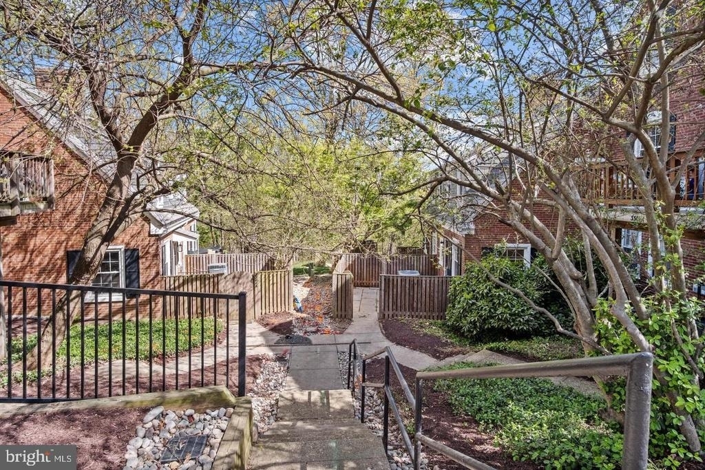 3305 S Wakefield Street - Photo 2