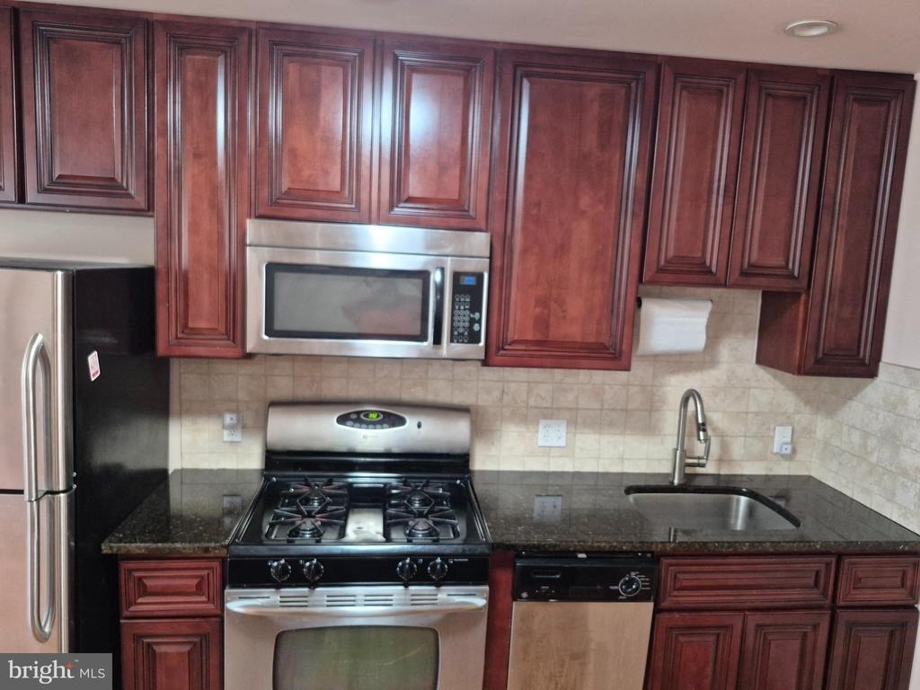7254 Mansfield Avenue - Photo 14