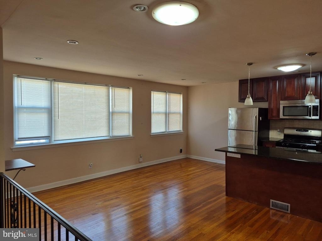 7254 Mansfield Avenue - Photo 9