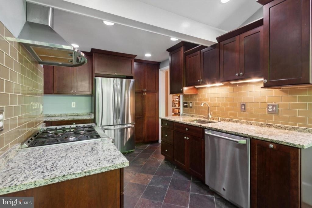 626 Lakeside Avenue - Photo 6