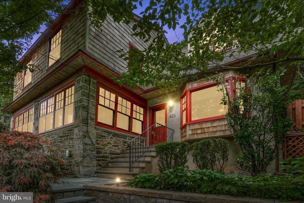 626 Lakeside Avenue - Photo 0