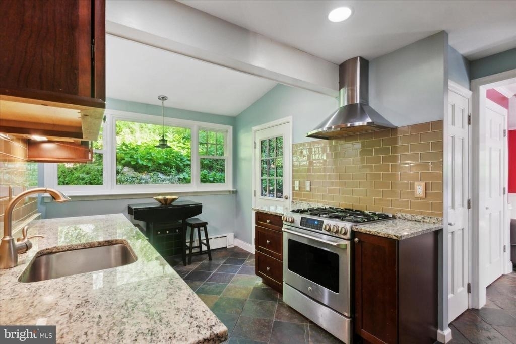 626 Lakeside Avenue - Photo 7