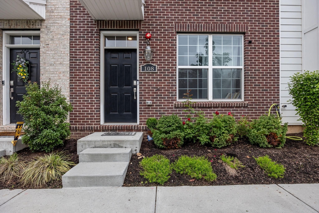 108 Annapolis Street - Photo 1