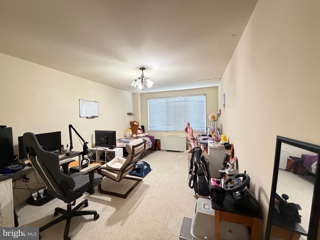 10201 Grosvenor Place - Photo 12