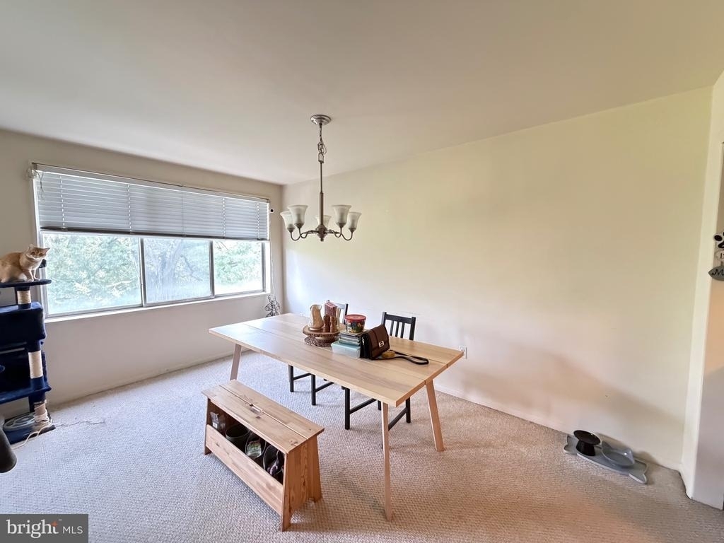 10201 Grosvenor Place - Photo 9