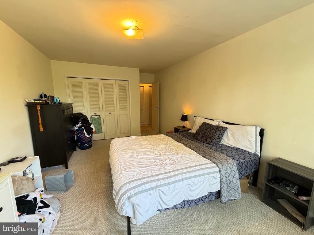 10201 Grosvenor Place - Photo 13