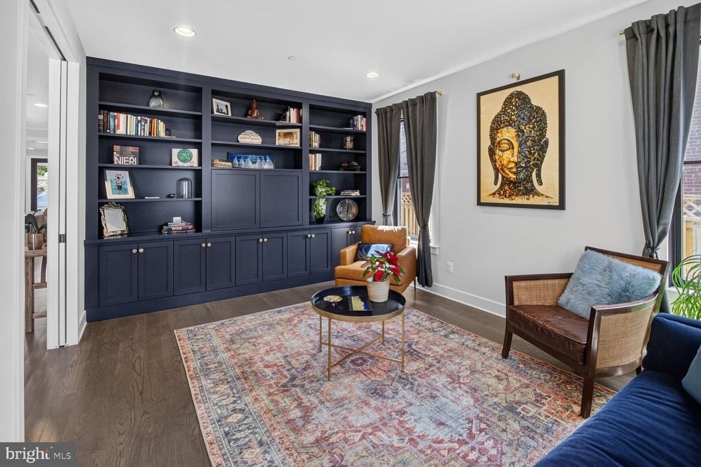 6106 Swansea Street - Photo 3