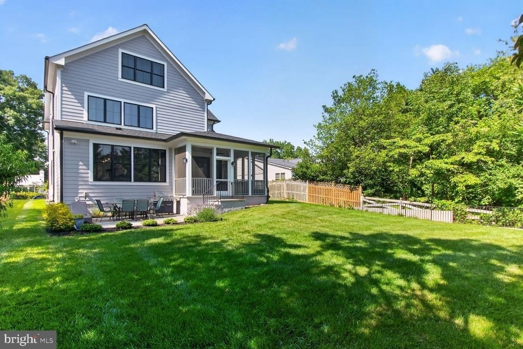 6106 Swansea Street - Photo 40