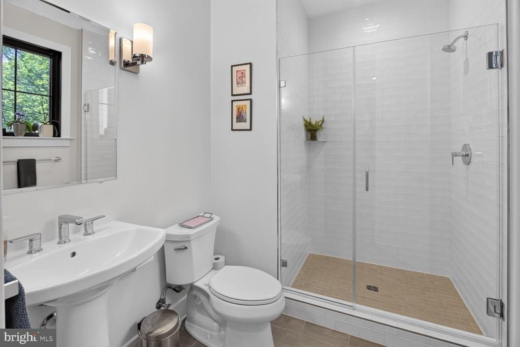 6106 Swansea Street - Photo 14