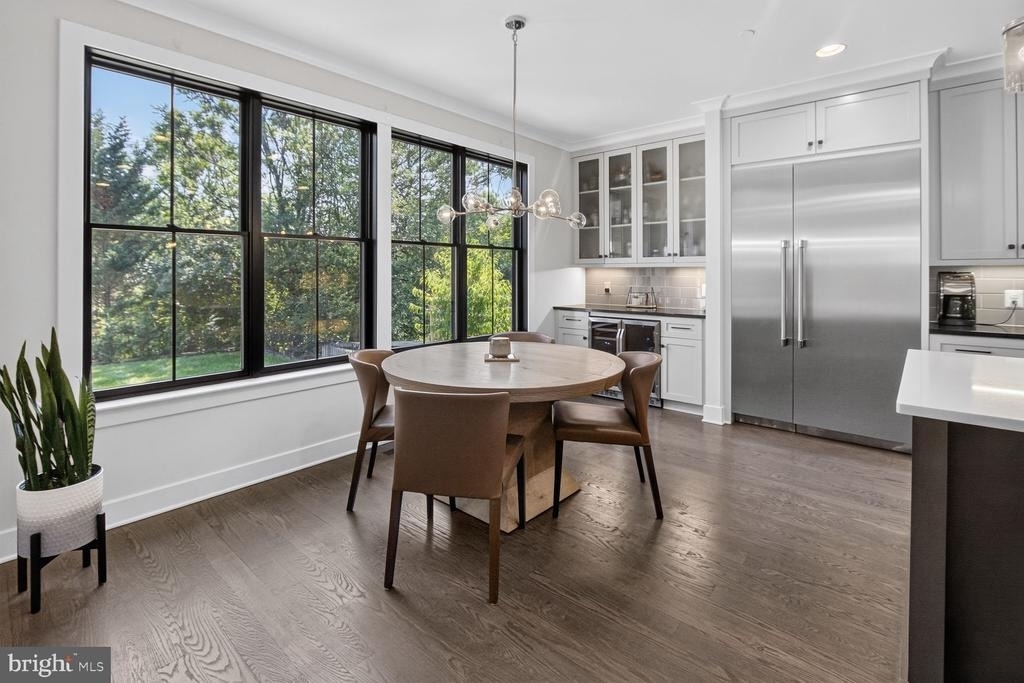 6106 Swansea Street - Photo 10