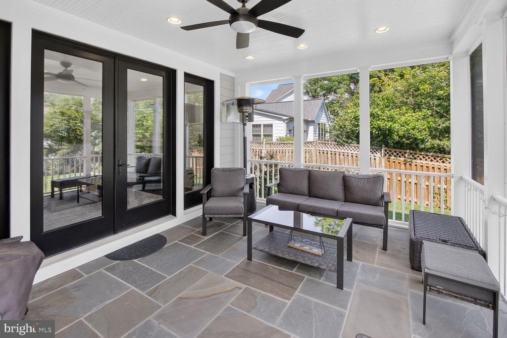 6106 Swansea Street - Photo 15