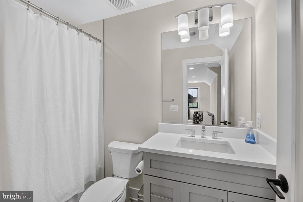 6106 Swansea Street - Photo 32