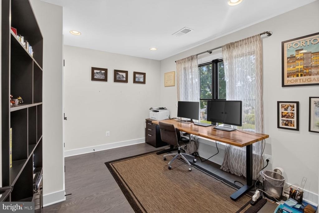 6106 Swansea Street - Photo 6