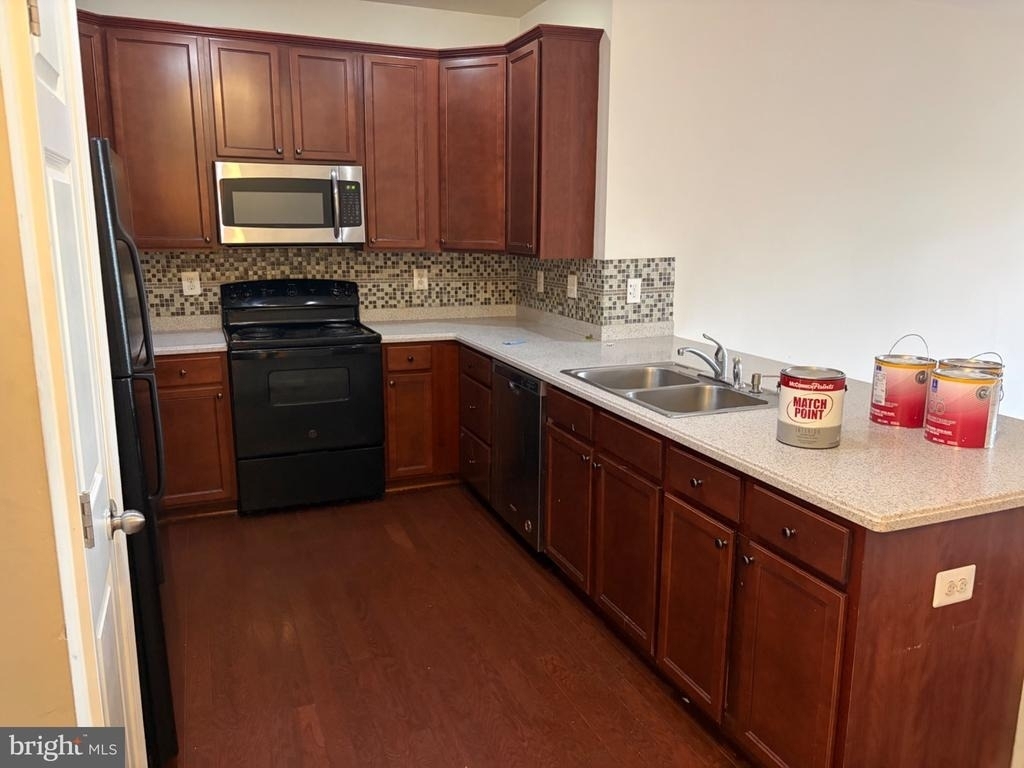 8141 Mission Hill - Photo 4