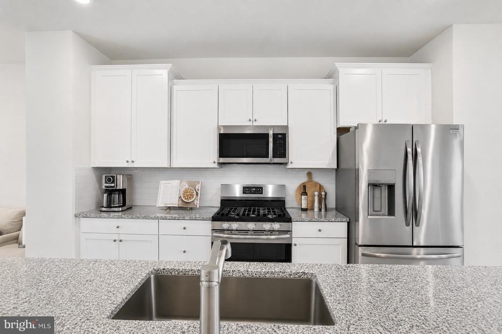 2764 Bridgewater Drive - Photo 6